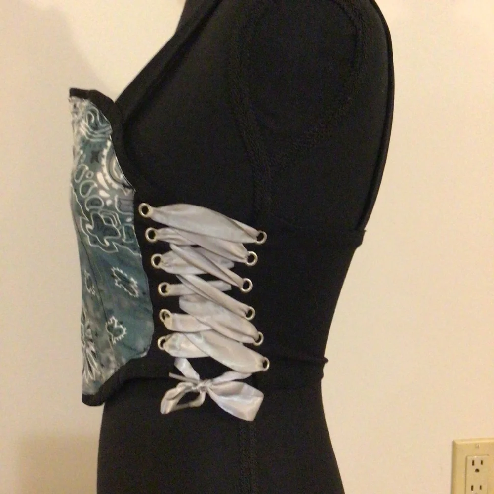New Bandana Corset - Picture 2 of 3